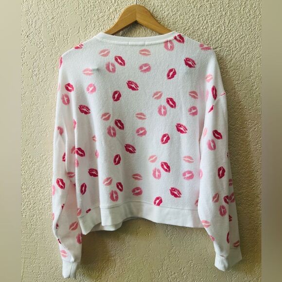 Z Supply Kissed Crew Pullover Sweatshirt Size Medium White Red Lips - Picture 3 of 6